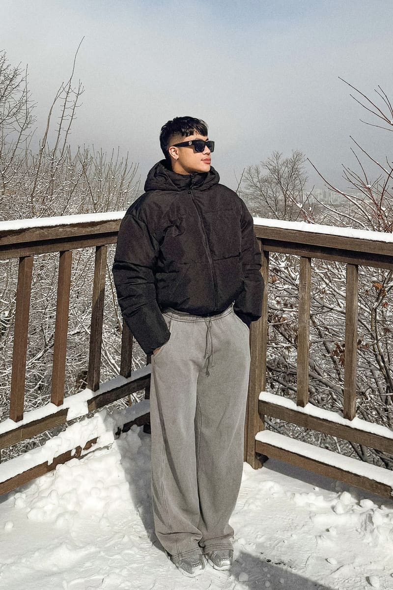Mentor Daniel at a snowy lookout in South Korea, travelling with Avian Summit Travel