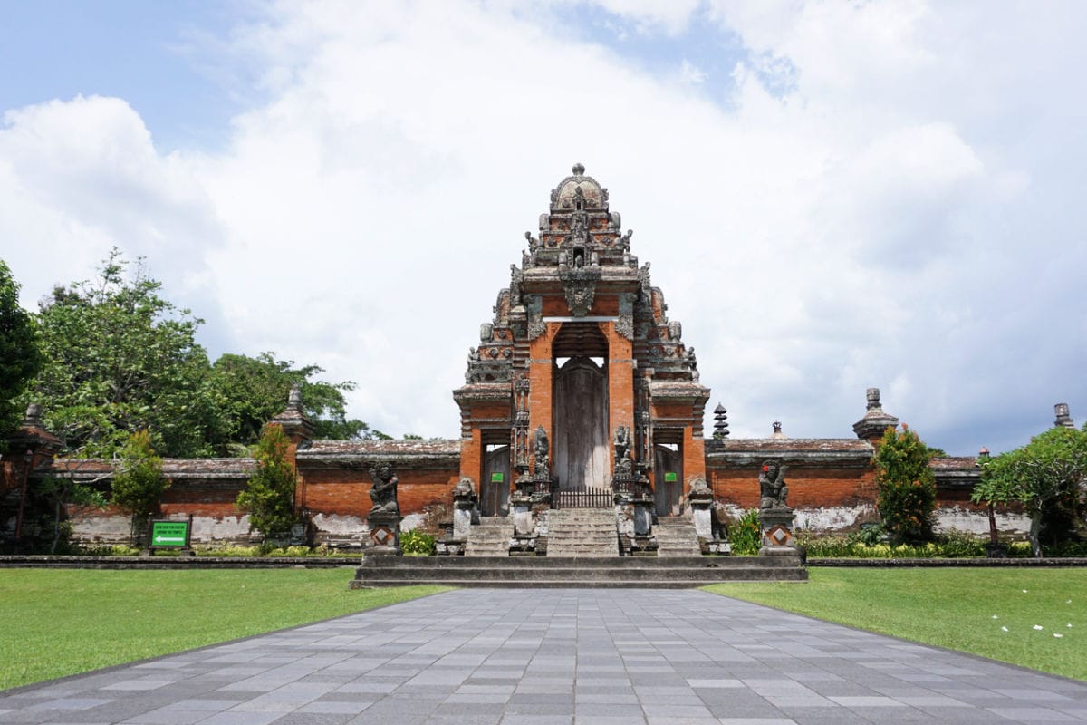Mengwi Royal Temple (Taman Ayun)