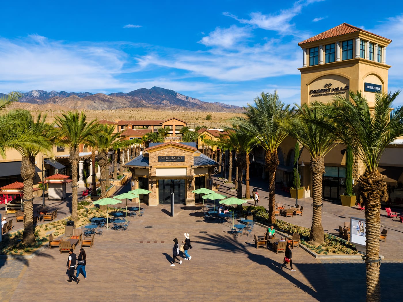 Desert Hills Premium Outlets
