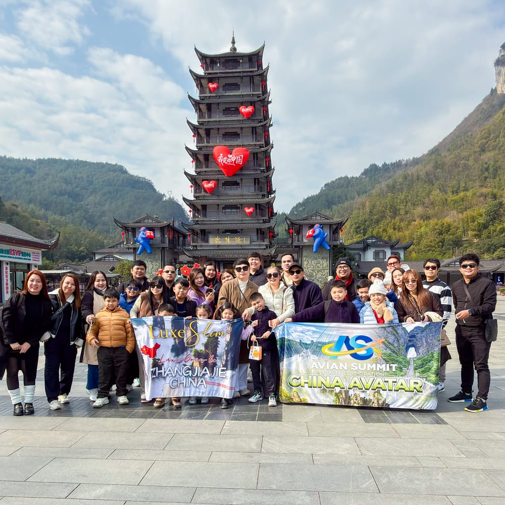 An Avian China Avatar tour group in Zhangjiajie, China